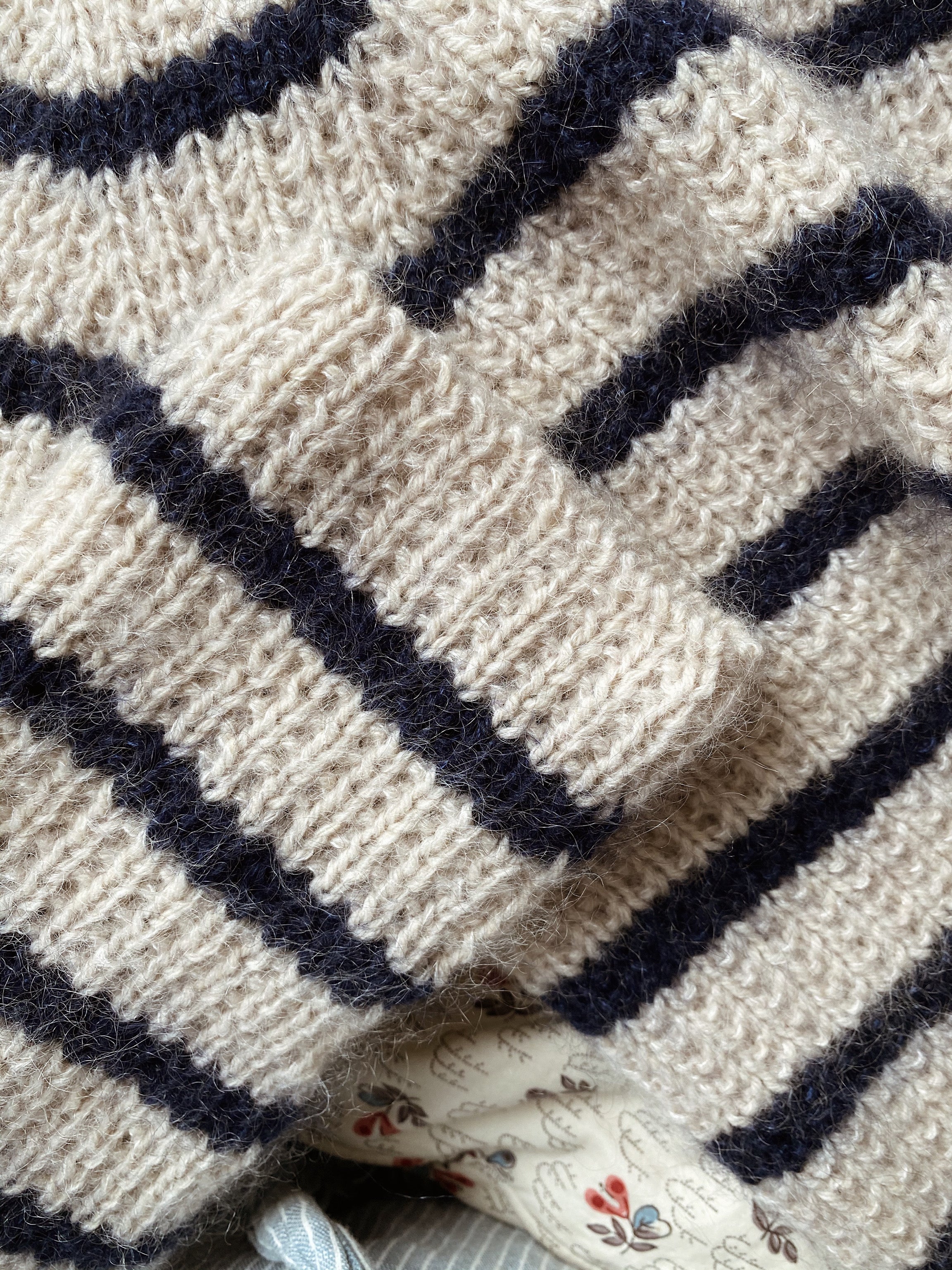 Sweater No. 12 - DEUTSCH - Image 4